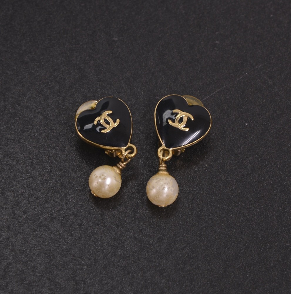 Authentic vintage Chanel stud earrings CC logo black heart jewelry