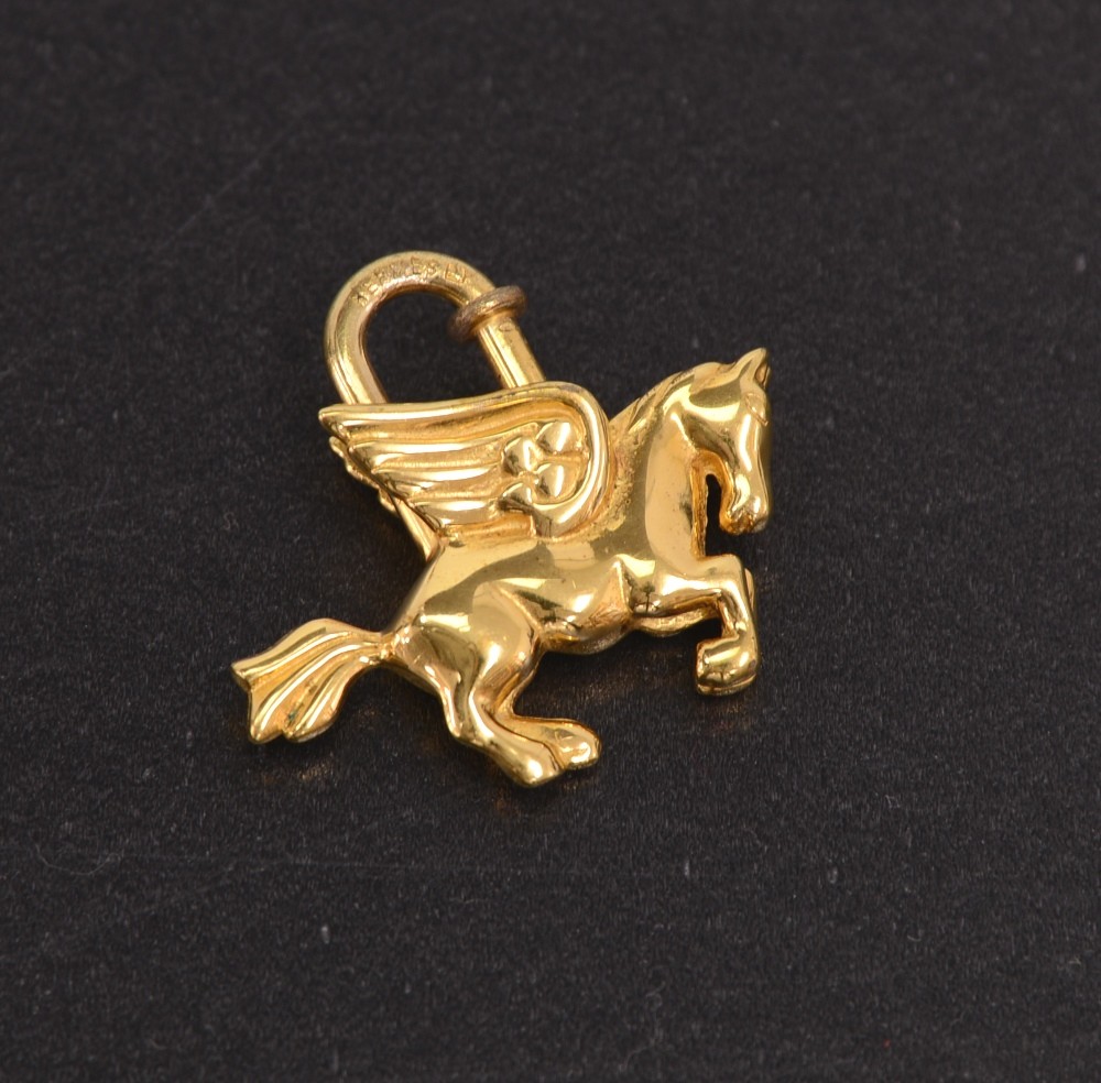 HERMES VINTAGE PEGASUS GOLD PLATED METAL CHARM ~ WEAR W/ YOUR CHIEN  COLLECTION!