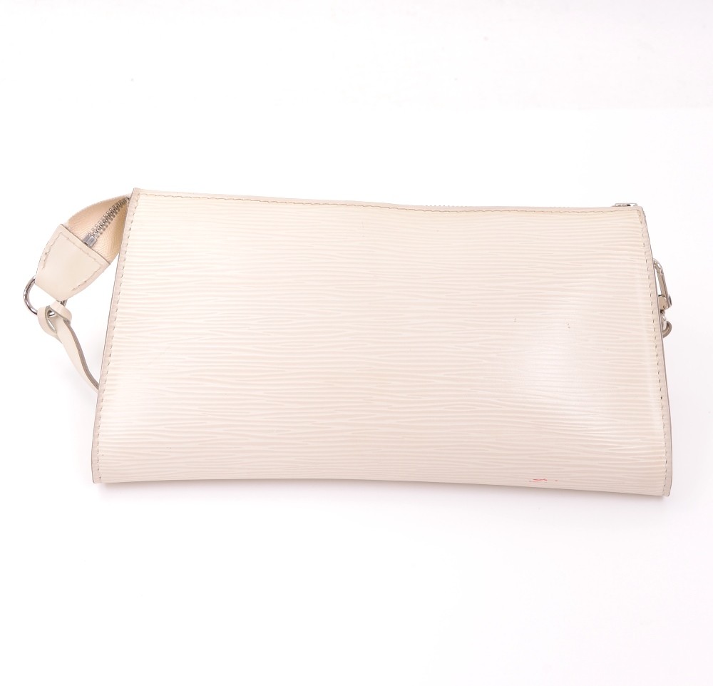 Louis Vuitton White Epi Pochette Accessoires Leather ref.182565 - Joli  Closet
