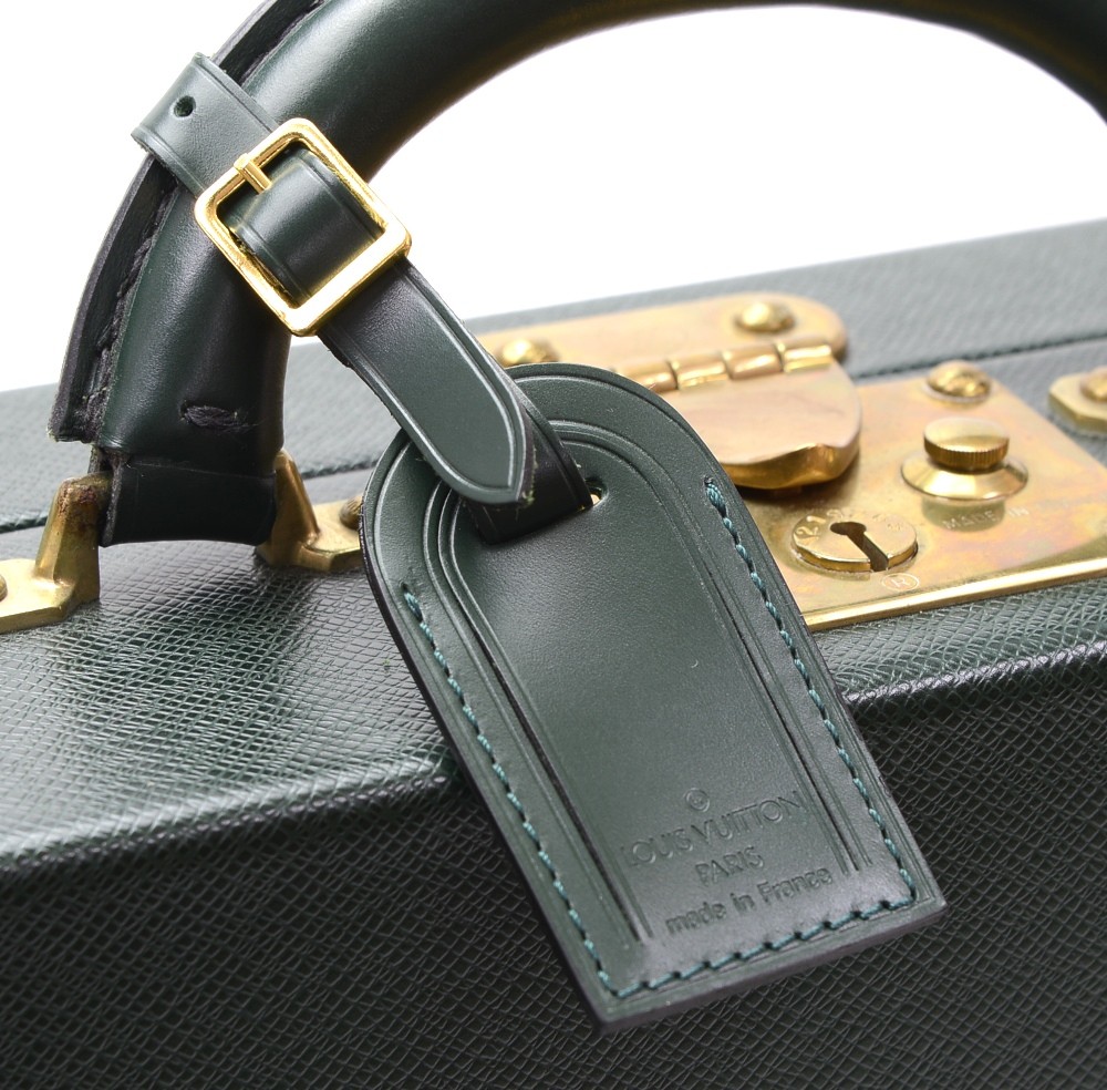 Genuine Louis Vuitton President Briefcase Black Taiga Leather RARE
