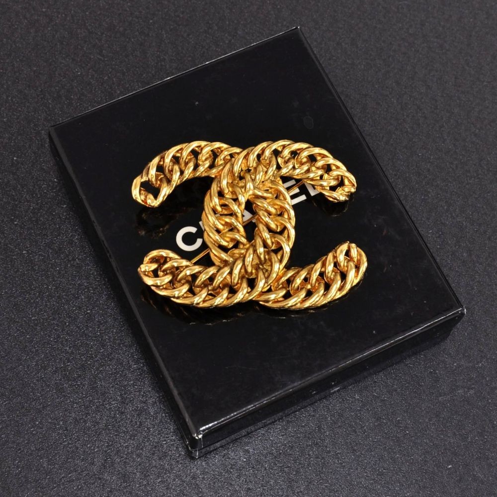 Auth CHANEL Vintage CC Logos Mademoiselle Brooch Pin Gold-Tone France B22234