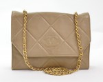 Vintage Chanel Beige Quilted Leather Shoulder Bag CC Gold SS604