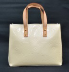 Louis Vuitton White Vernis Leather Reade PM Handbag V275