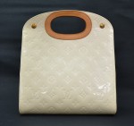 Louis Vuitton White Vernis Leather Maple Drive Handbag V213