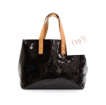 LV137 Louis Vuitton Reade PM Black Vernis Leather Hand Bag