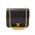 Vintage Chanel 7inch Black V-Quilted Leather Flap Shoulder Party Bag