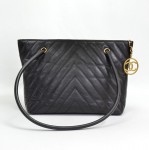 Chanel Black Caviar leather V-stitched Shoulder Bag tote CC X774