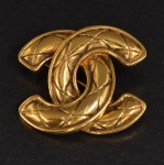Chanel Gold Tone CC logo Brooch Pin Small SS532
