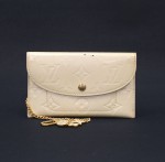 Louis Vuitton White Vernis Leather Pouch Case With Chain