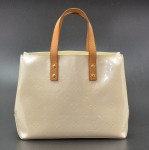 Louis Vuitton White Vernis Leather Reade PM Bag V542
